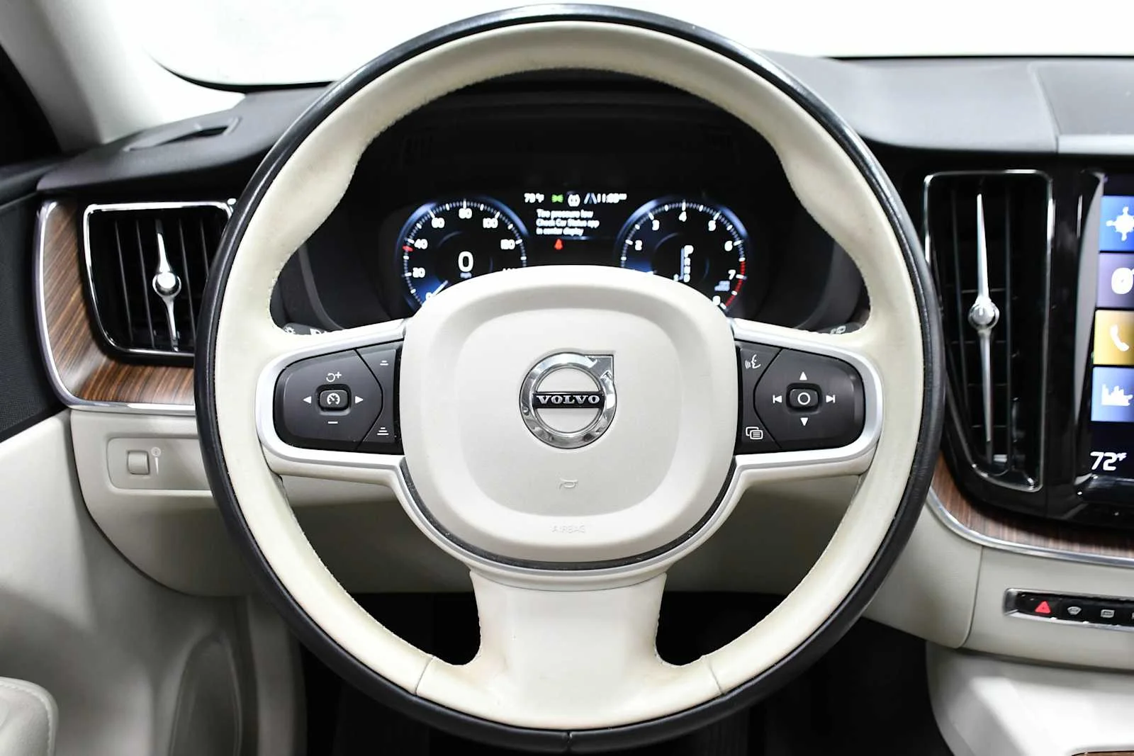 Used 2021 Crystal White Metallic Volvo Momentum image 16