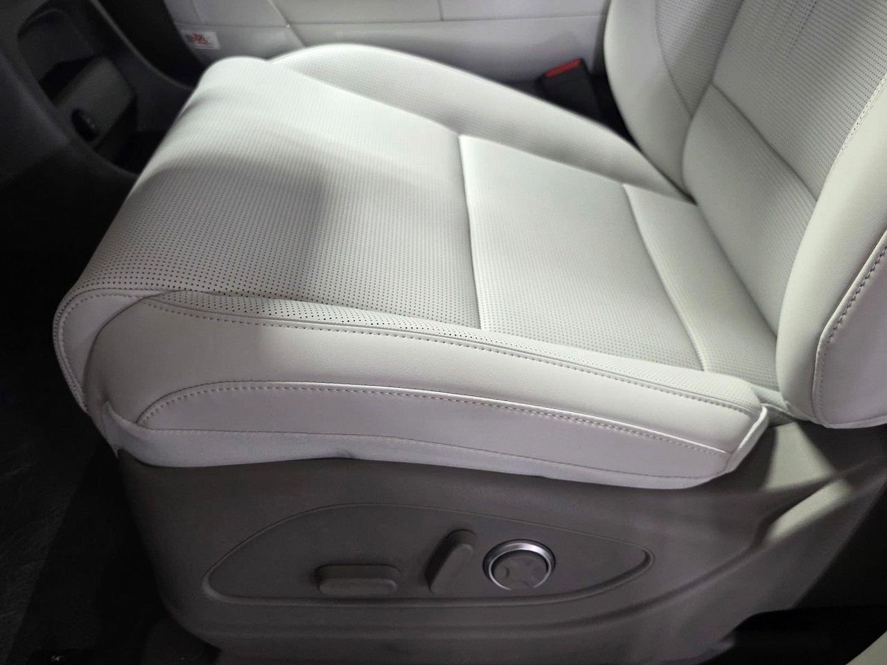 New 2026 Creamy White Pearl Hyundai SEL Premium AWD image 24