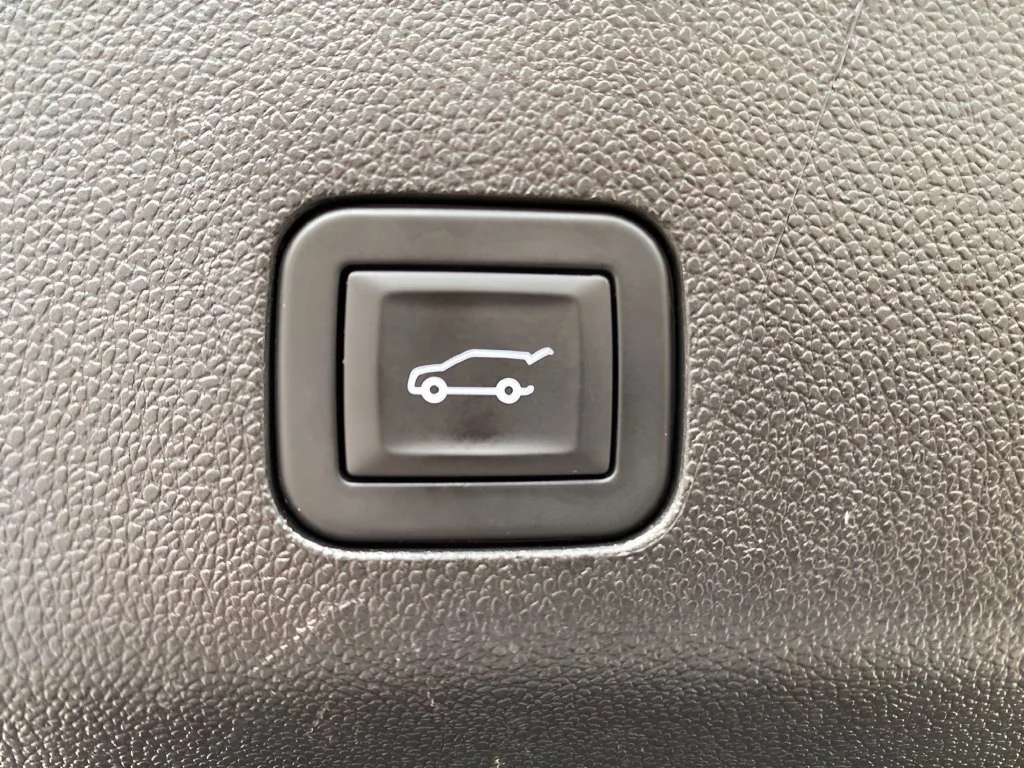 Used 2025 Onyx Black GMC AT4 image 32