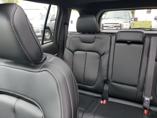 New 2025 Velvet Red Pearl-Coat Exterior Paint Jeep Limited image 14