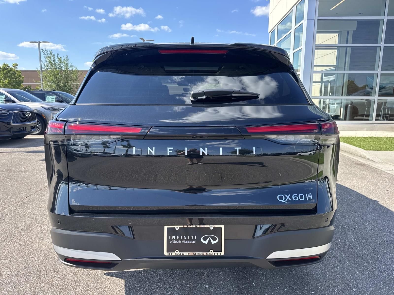New 2027 MINERAL BLACK INFINITI Luxe AWD image 6