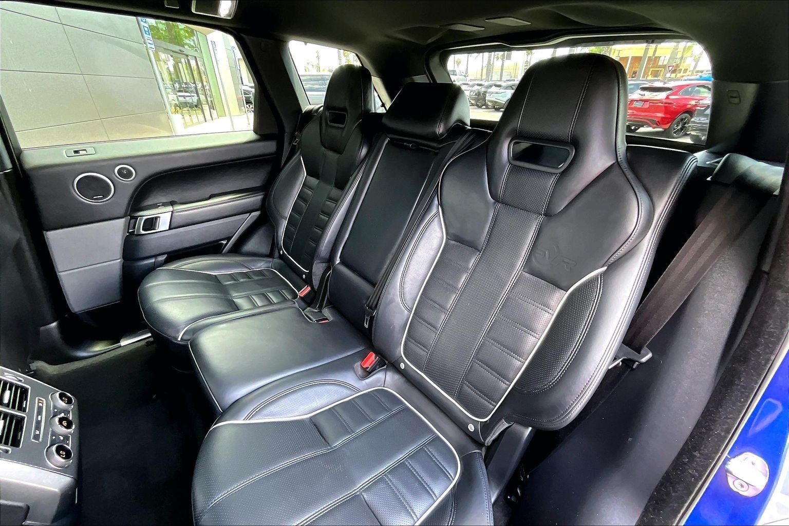 Used 2016 Blue Land Rover 5.0L V8 Supercharged SVR image 25