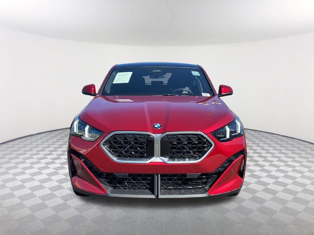 Used 2026 Vegas Red Metallic BMW xDrive28i image 2