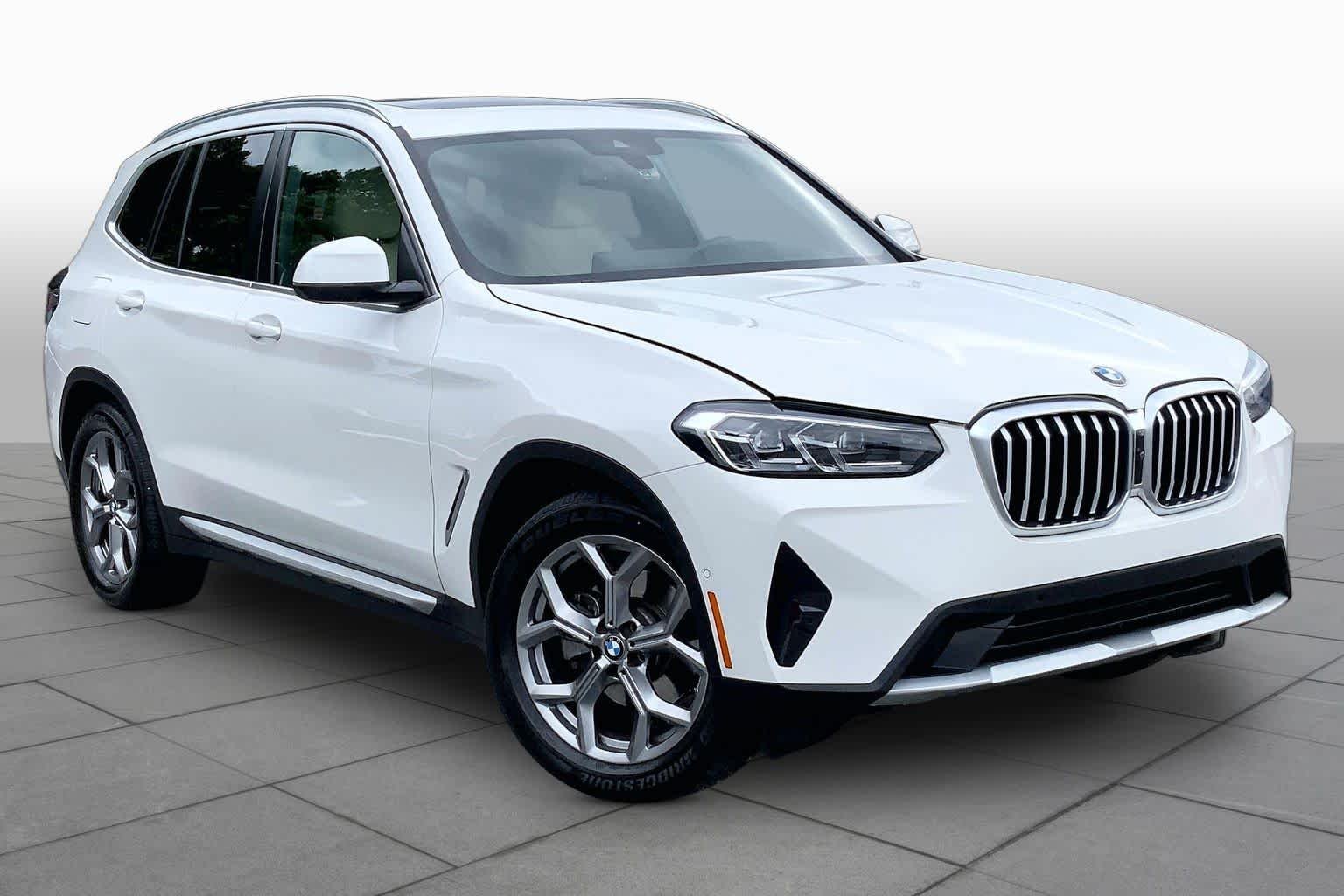 Used 2024 Alpine White BMW sDrive30i image 3