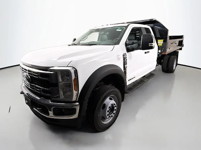 New 2025 Oxford White Ford F-450® XL image 34