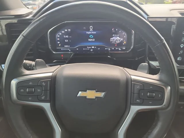 Used 2025 White Chevrolet LT image 30
