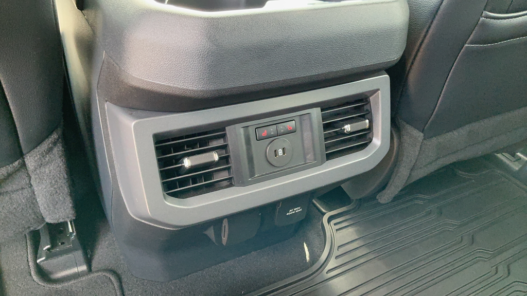 Used 2024 Silver Ford Lariat image 10
