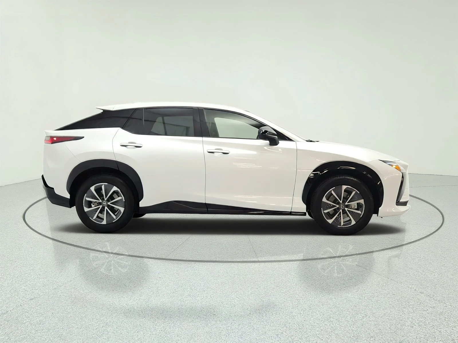 Used 2025 Eminent White Pearl Lexus RZ 300e image 4