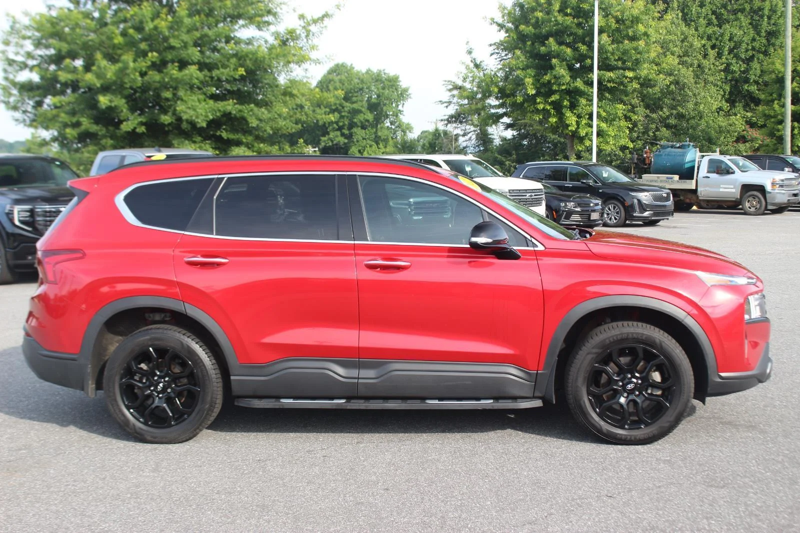 Used 2022 Red Hyundai XRT image 8