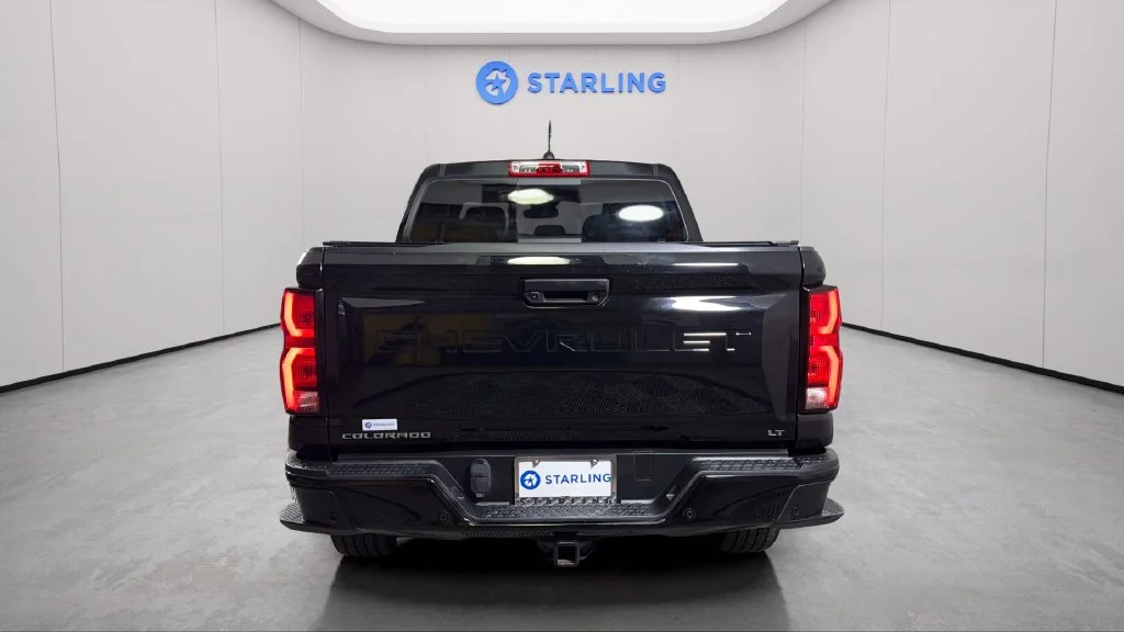 Used 2023 BLACK Chevrolet 4WD LT image 7