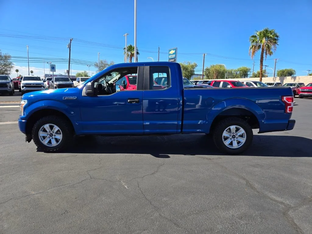 Used 2018 Lightning Blue Ford XL image 3