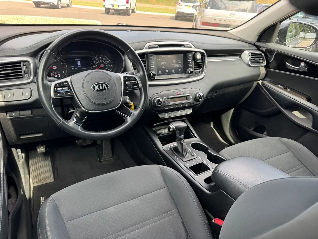 Used 2019 Silver Kia LX image 14