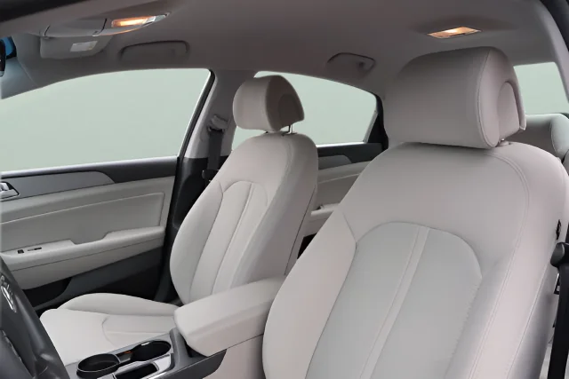 Used 2015 Gray Hyundai SE image 12