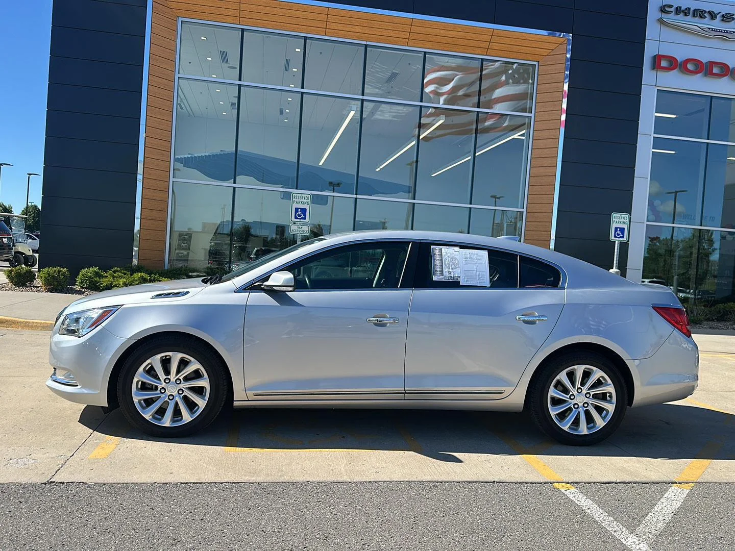 Used 2016 Buick LaCrosse Leather with VIN 1G4GB5G32GF107513 for sale in Kansas City