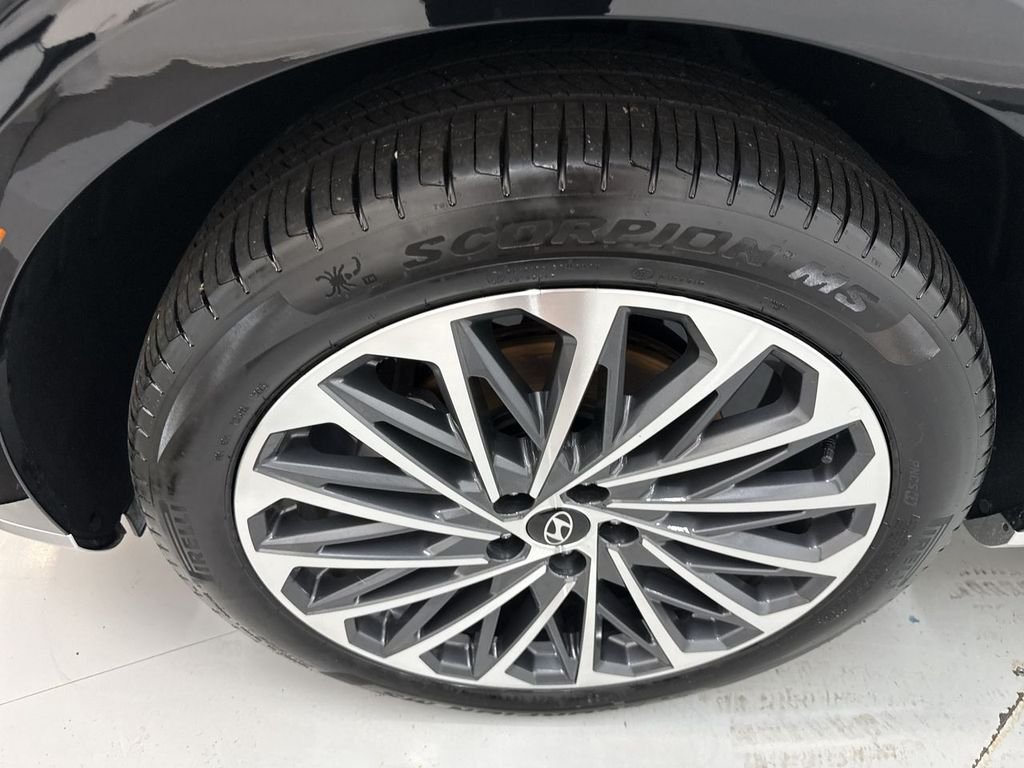 Used 2026 Abyss Black Hyundai Calligraphy image 35