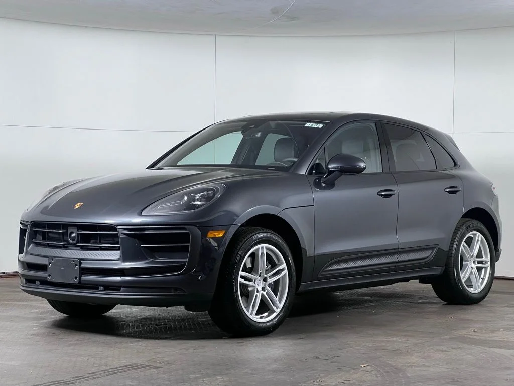2025 Porsche Macan's photo