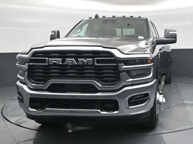 New 2026 Granite Crystal Metallic Clear-Coat Exterior Paint RAM Tradesman image 27
