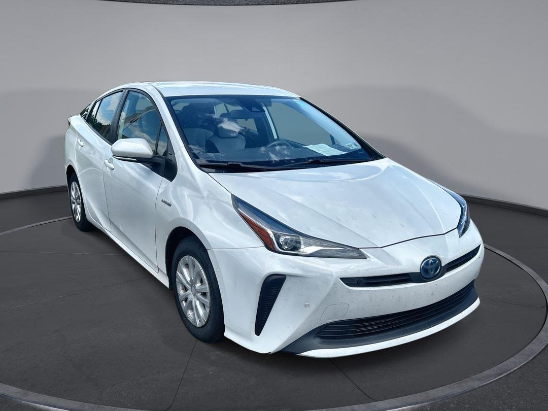 2022 Toyota Prius LE FWD's photo