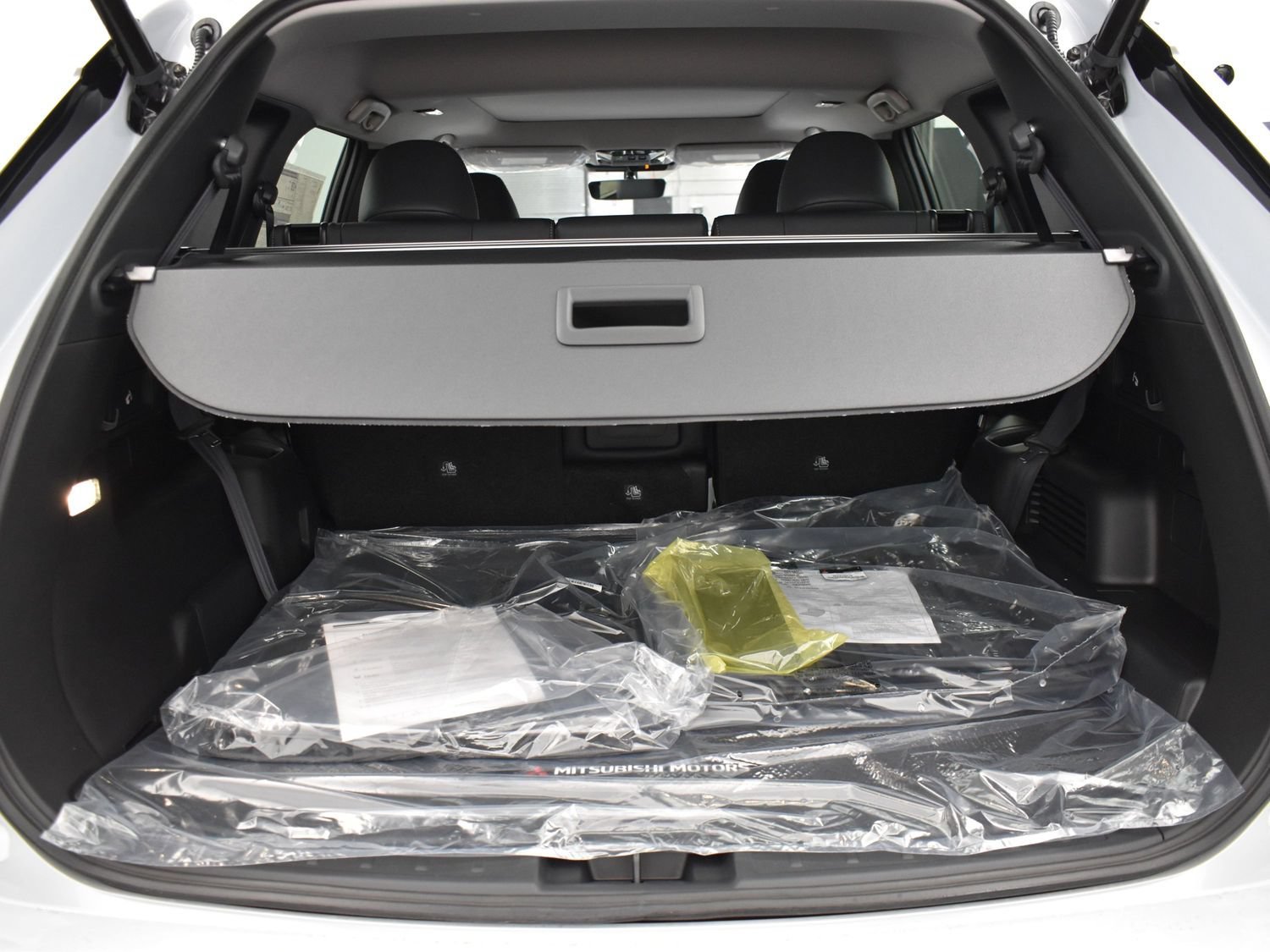 New 2026 White Mitsubishi SE 1.5T 2WD image 13