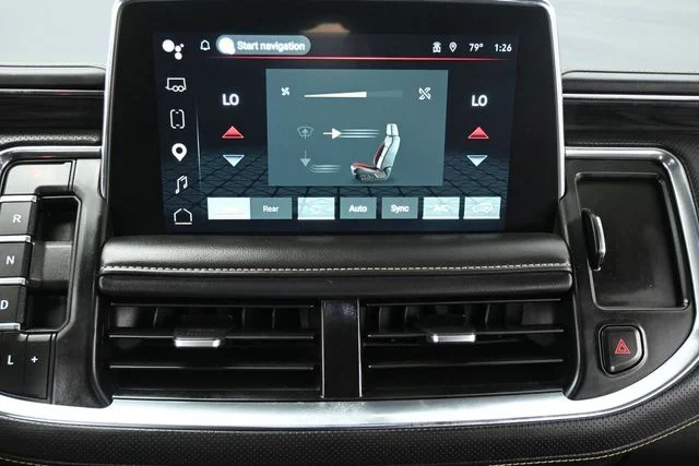 Used 2023 White GMC SLT image 23