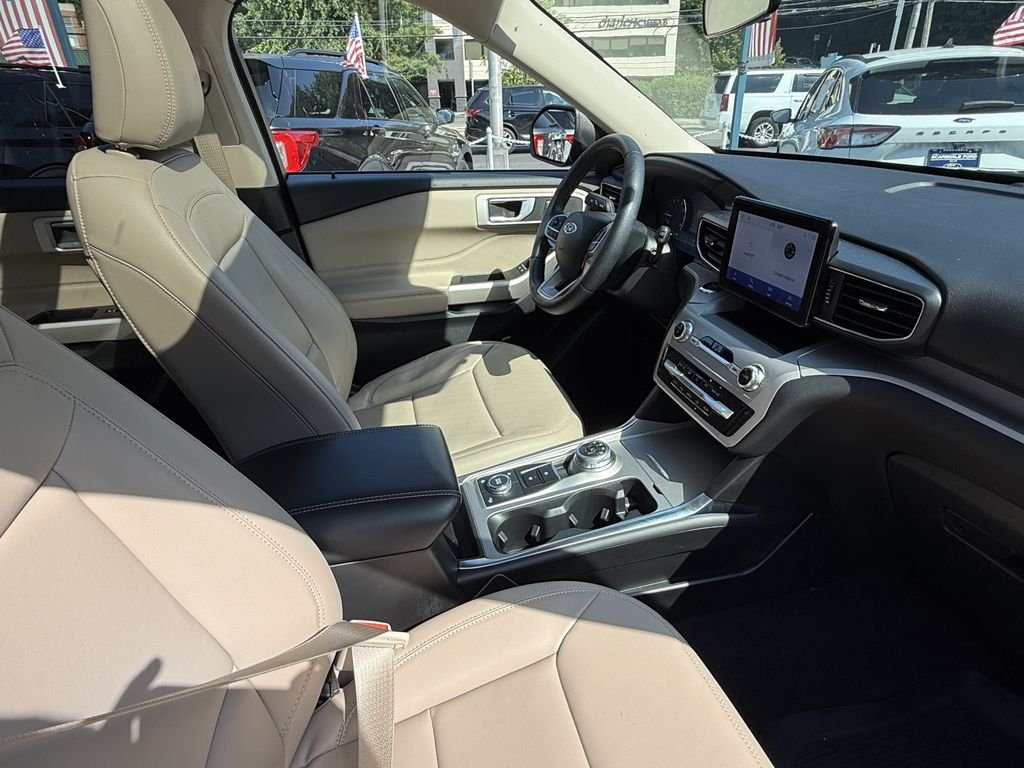 Used 2023 Black Ford XLT image 27
