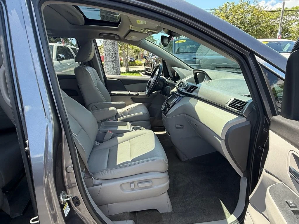 Used 2015 Gray Honda EX-L image 19
