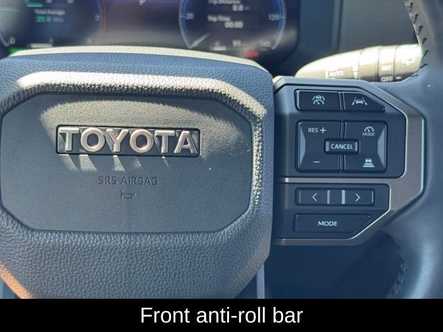 Used 2025 Wind Chill Pearl Toyota Base image 32