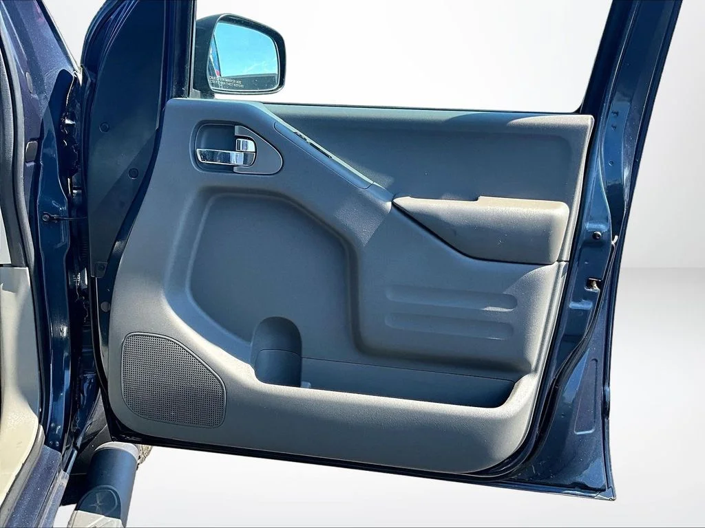 Used 2015 Blue Nissan SV image 24