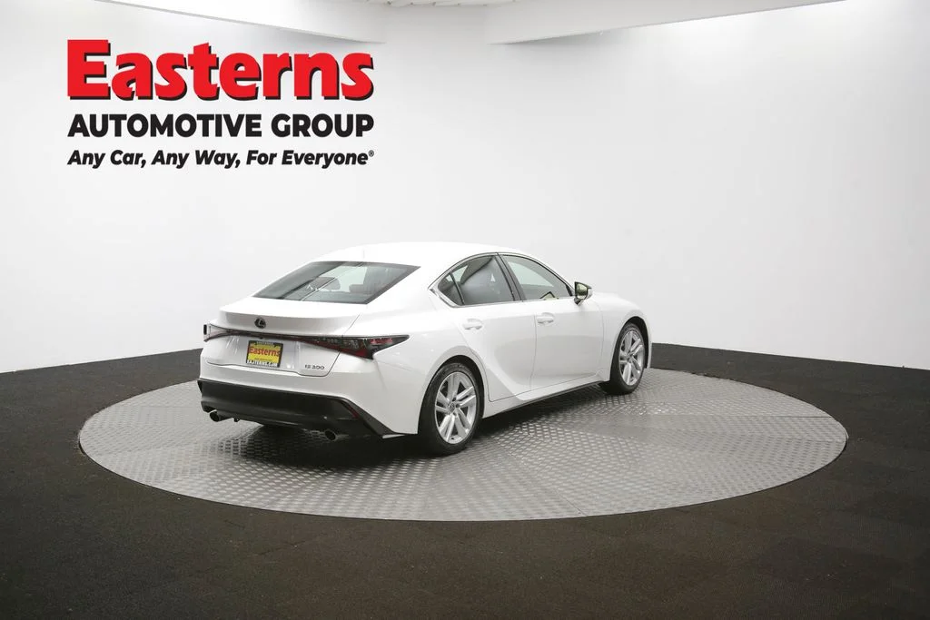 Used 2021  Lexus 300 image 39
