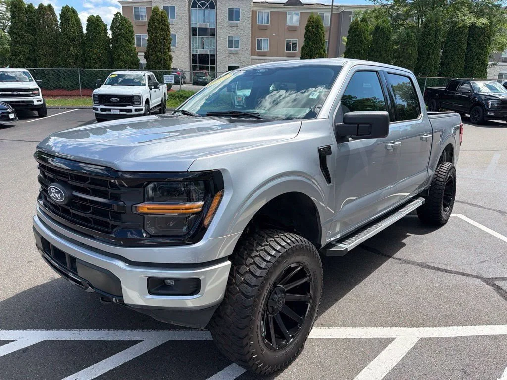 Used 2025 Iconic Silver Metallic Ford XLT image 7