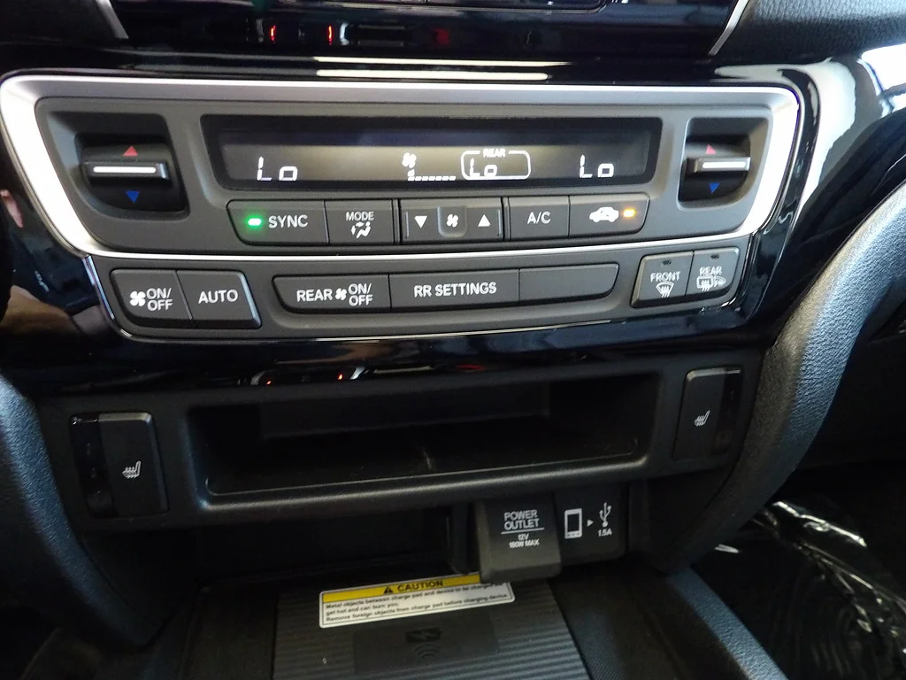 Used 2022 Platinum White Pearl Honda Black Edition image 36
