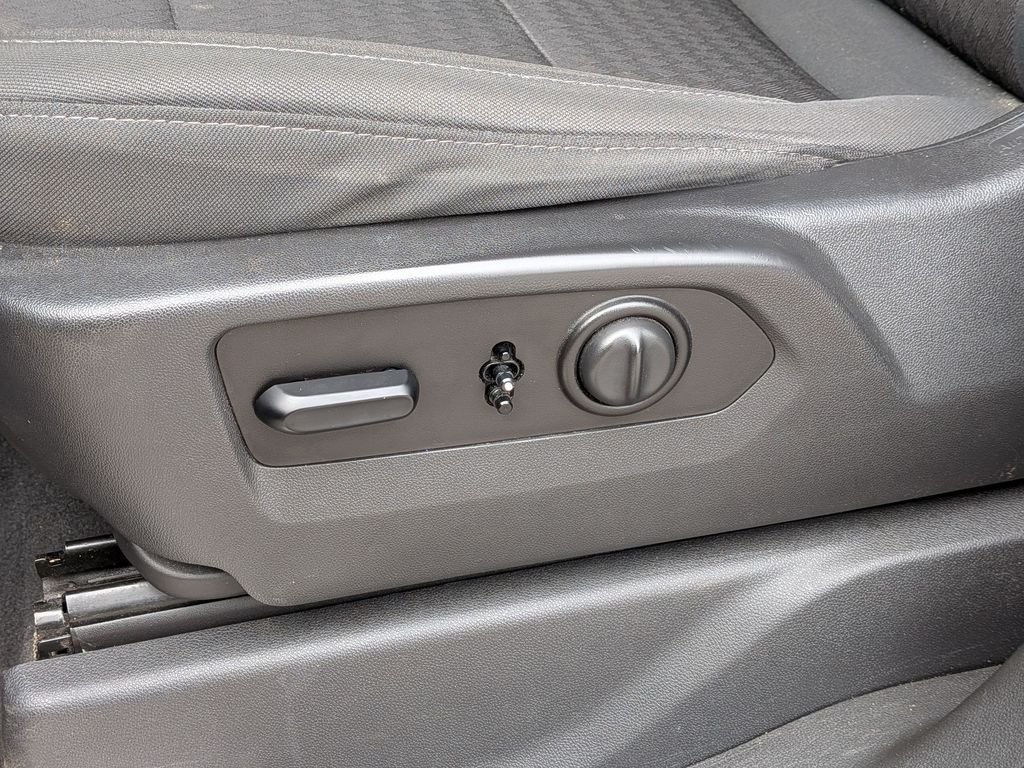 Used 2021 Silver Chevrolet RST image 13
