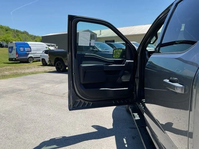 New 2026 Carbonized Gray Metallic Ford XLT image 26