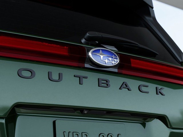 New 2026 DEEP EMERALD GREEN PEARL Subaru Premium image 11