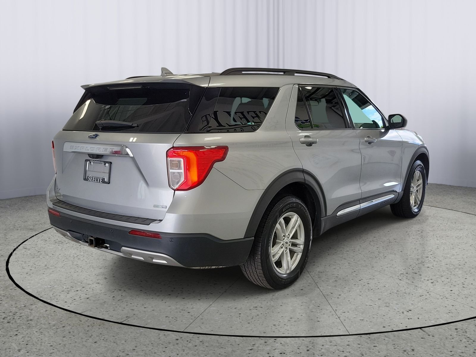Used 2020 Silver Ford XLT image 2