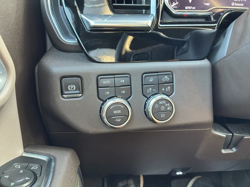 Used 2025 Sterling GMC SLT image 29