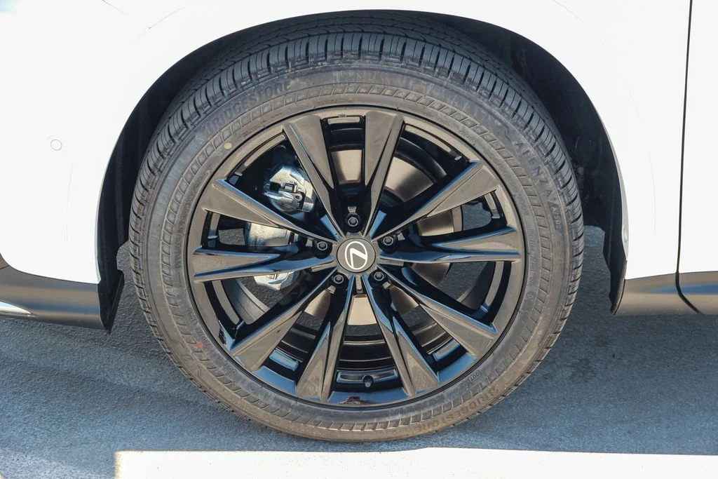 2026 Lexus NX 450h+ F-Sport - Photo 10
