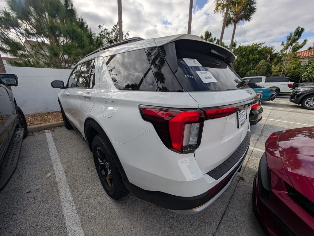 New 2026 White Ford Tremor image 7