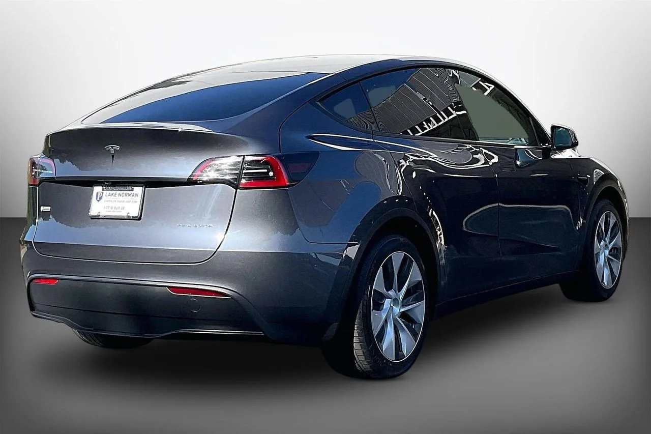Used 2023  Tesla Long Range image 8