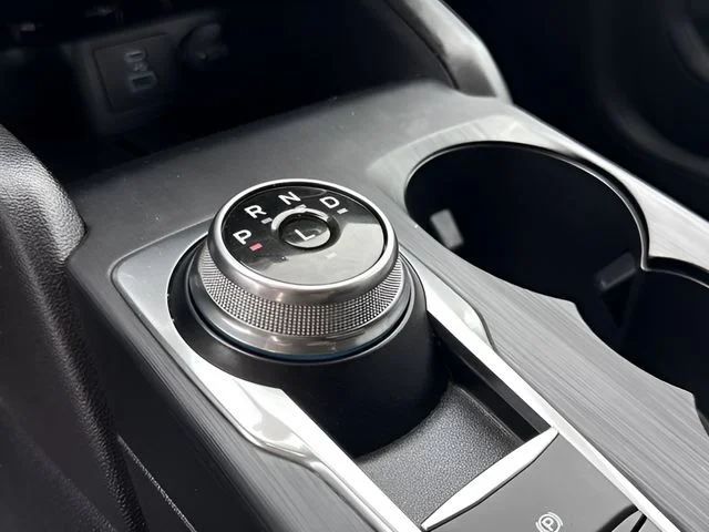 Used 2022 Gray Ford SE image 11