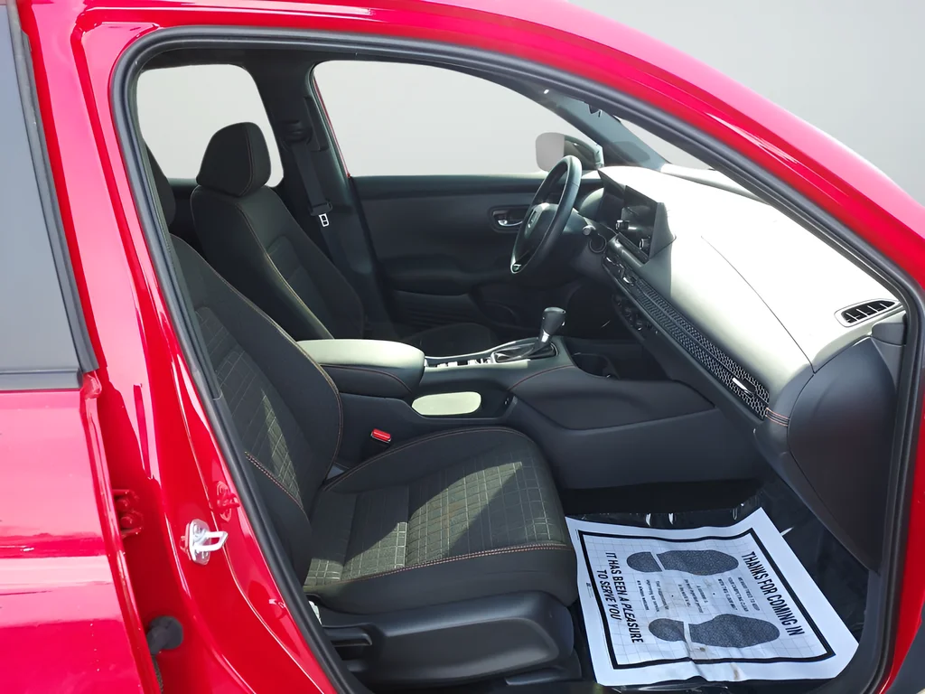 Used 2025  Honda Sport image 19
