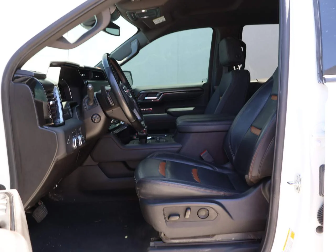 Used 2025 Summit White GMC AT4 Crew Cab image 8