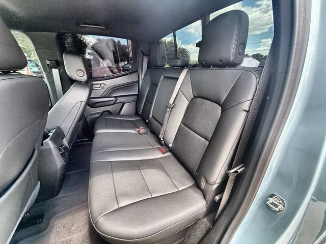 Used 2026 Snowdrift Metallic Chevrolet LT image 24