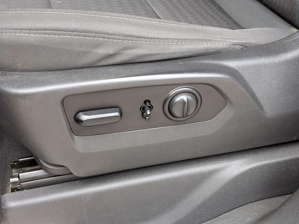 Used 2021 Silver Chevrolet RST image 13