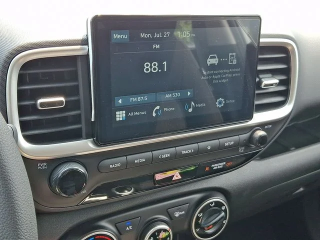 New 2026 White Hyundai SE image 15