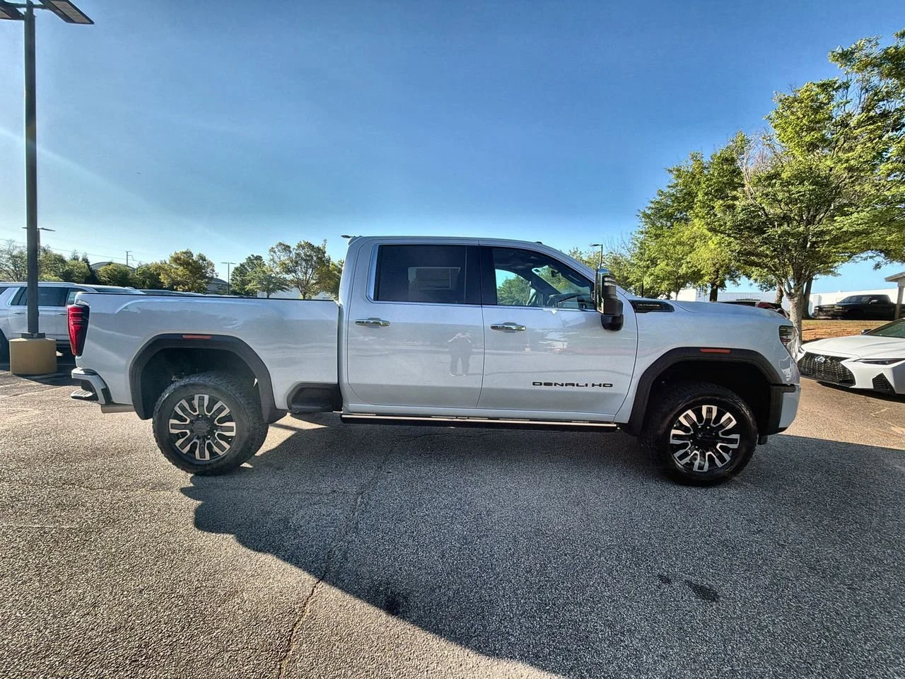 New 2026 Glacier White Tricoat GMC Denali Ultimate image 9