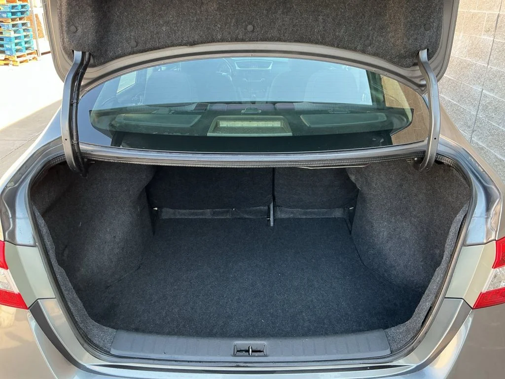 Used 2015 Gray Nissan SV image 22