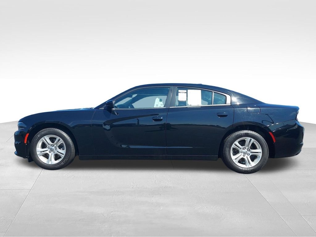 Used 2023 Black Dodge SXT image 2
