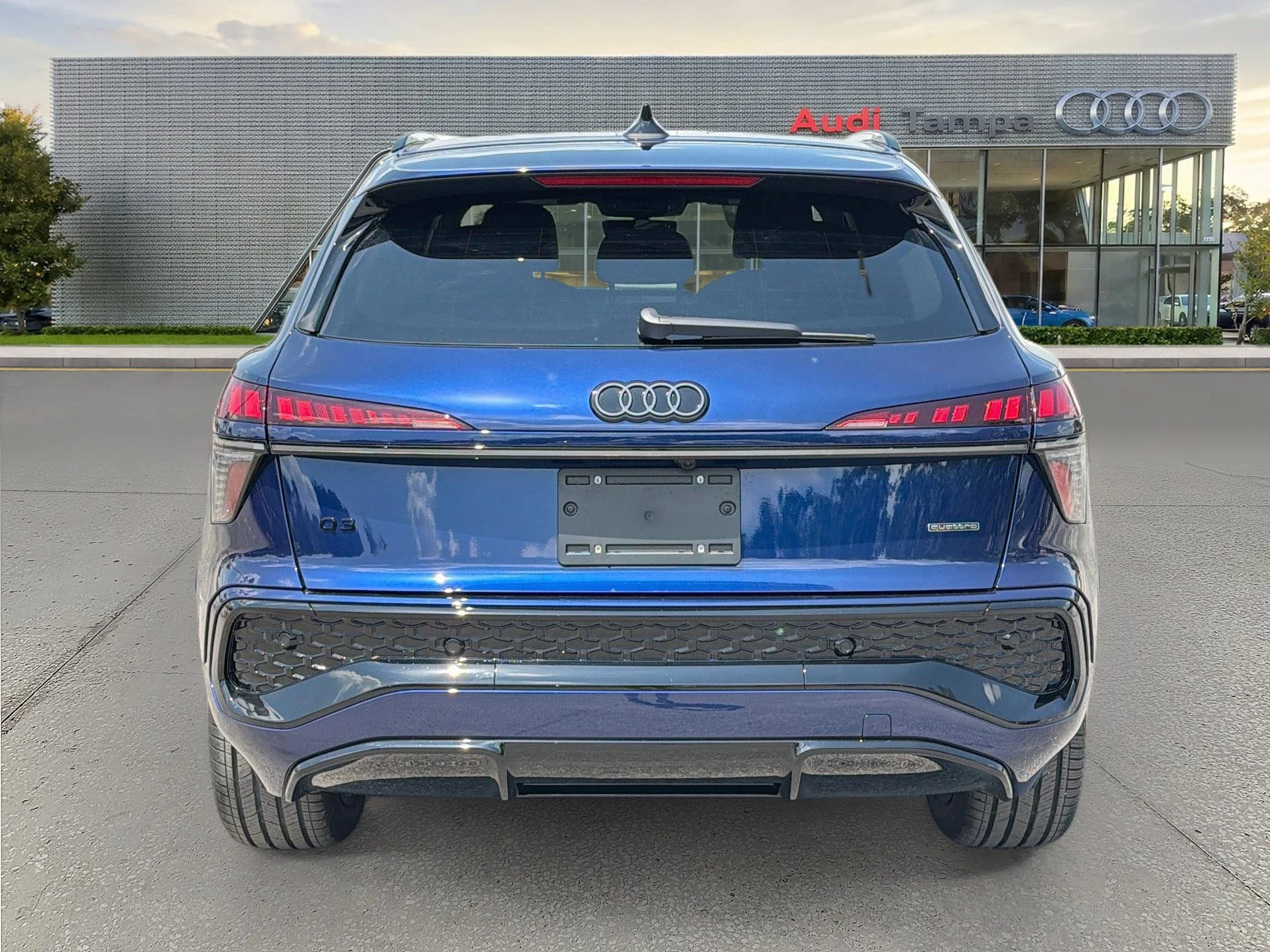 New 2026 Navarra Blue Metallic Audi S line image 4