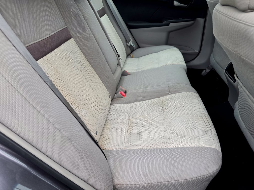 Used 2014 Gray Toyota LE image 11
